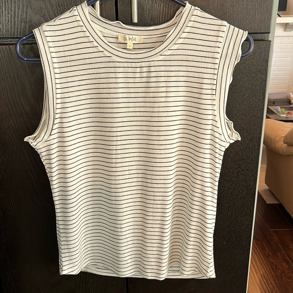 NWOT La Miel women’s top.